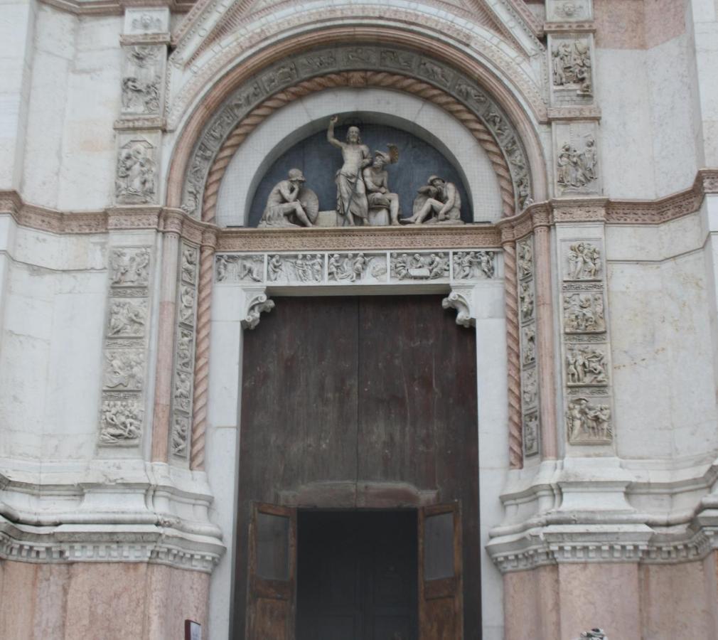 Appartamento Blu Centro Storico Bolonia Exterior foto